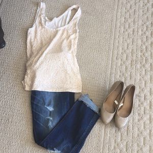 Women’s American eagle distressed jeans